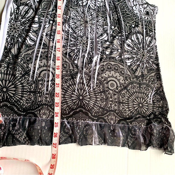 Design Works. Black and White Sleeveless top, with circular black patter… - Picture 8 of 8